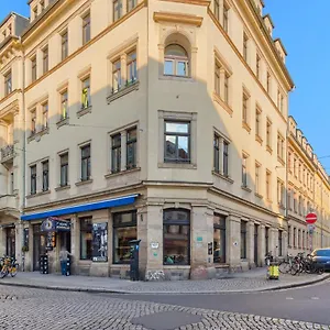 Mondpalast Hostel Dresden