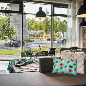Hotel Moxy Feuerbach ***